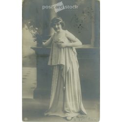   1923 - Romantic postcard. NPG Photo sheet, postcard. (2791007)