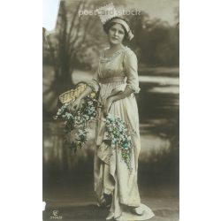   1912 - Romantic postcard. GLC 3704/2 Photo sheet, postcard. (2791008)