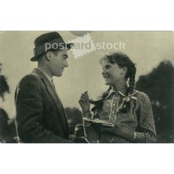   1955 - Mari Törőcsik and Imre Soós in the movie Körhinta (The Carousel). Photo sheet, postcard. (2791015)