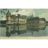 1914 - Chateau de Chantilly is a historic castle. Colored photo sheet, postcard. (2791055)