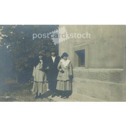 Girlfriends. Photo sheet, postcard.  (2791197