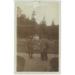 1920 - Men in a park, group photo. Photo sheet, postcard. (2791213)