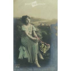 1915 - Romantic postcard. Colored photo sheet. (2791273)