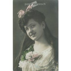 1919 - Romantic postcard. Colored photo sheet. (2791283)