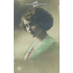 1915 - Romantic postcard. Colored photo sheet. (2791295)