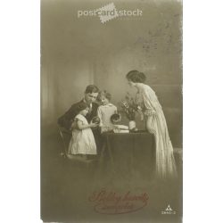 1916 - Happy Easter! Photo sheet, greeting card. (2791317)