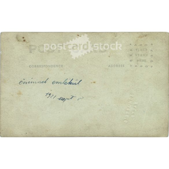 1921 - Portrait of a young woman. With the greetings: To my brother. Photo sheet, postcard. (2791340)