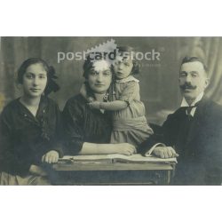 1915 - Family photo. Photo sheet, postcard. (2791351)