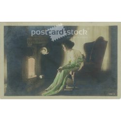1921 - Romantic postcard. Colored photo sheet. (2791352)