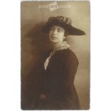 1921 - Portrait of picturesque young woman. Black and white photo sheet. Postcard. (2791533)