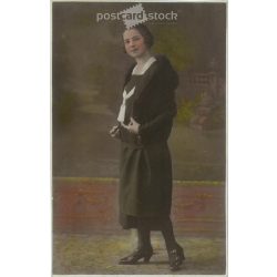   Photo of young lady. Szamossy photographer. Checkout. Colored photo sheet, postcard. (2791643)