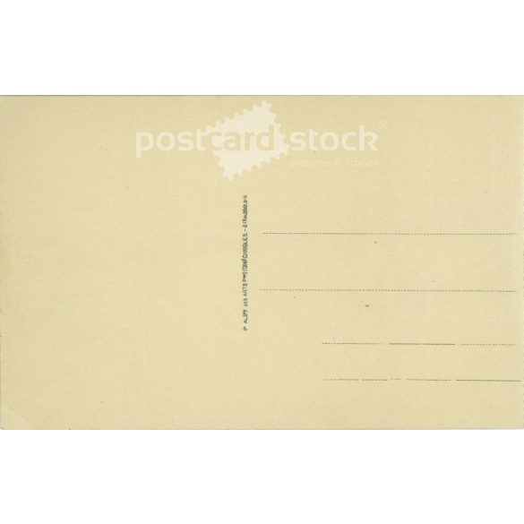 Nice. People walking on the beach in the background with the pier building. Photo sheet, postcard. (2791674)