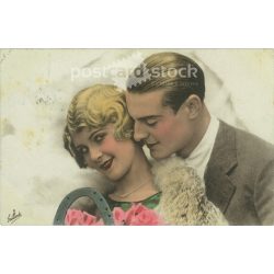 1941 - Romantic postcard. Colored photo sheet. (2791704)