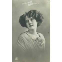 1913 - Romantic postcard. Colored photo sheet. (2791726)