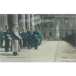   Berlin. Hauptwache Unter den Linden. Colored photo sheet, postcard. (2791753)