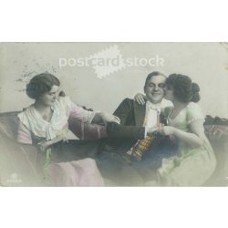 1914 - Romantic postcard. Colored photo sheet. (2791754)