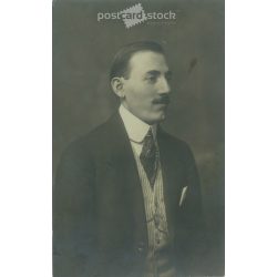   Elek Dunky, photography studio. Cluj-Napoca. Man portrait. Postcard, photo sheet. (2791768)