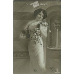1915 - Romantic postcard. Photo sheet. (2791773)