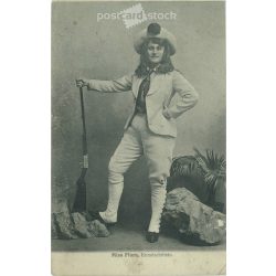 1905 - Miss Flora. Postcard, photo sheet. (2791782)