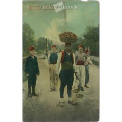   Bosnian fruit seller. Postcard, colored photo sheet. (2791787)