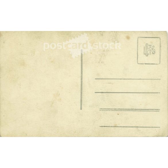 Young couple in traditional costume. Postcard, colored photo sheet. (2791823)