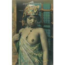   1924 - Young sabin woman. Postcard, colored photo sheet. (2791864)