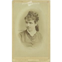   Portrait photo of young woman from Gust Bingenheimer’s photo studio. Regensburg. Cabinet photo / hardback photo / business card. (2791870)
