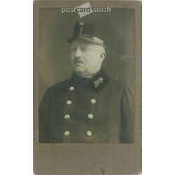  Portrait photo of middle-aged railway man, Cabinet photo / hardback photo / business card. (2791874)