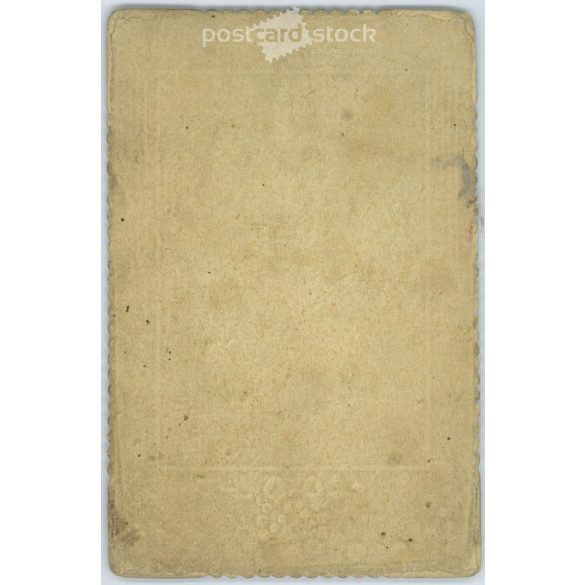 Portrait photo of a senior lower class man. Laminated on embossed hardboard. Cabinet photo / hardback photo / business card. (2791876)