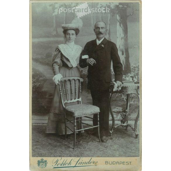 1906 – A full-length portrait photograph of a talented, elegant couple from the photography studio of Sándor Pottok. Budapest. Cabinet photo / hardback photo / business card. (2791877)