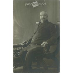   Senior, wealthy man, full-length portrait photo, studio shot. Postcard, photo card. (2791881)