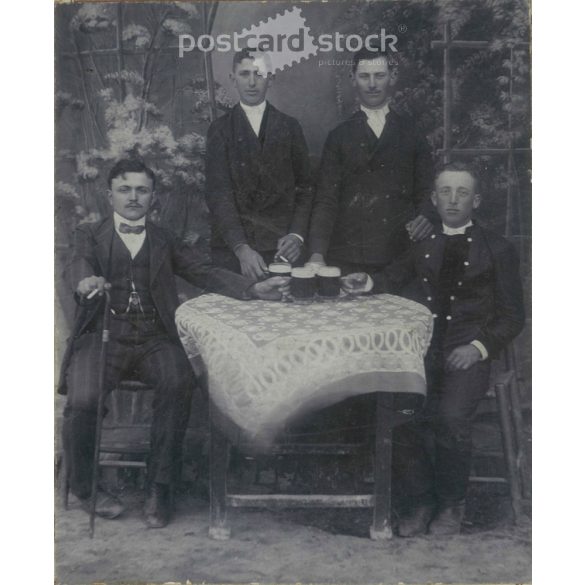 Full-length group portrait of talented young pub men. It was made by István Diamant’s photography studio. Cabinet photo / hardback photo. (2791897)