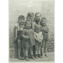   “Conspirators” at the moment of the fall. Photo sheet, original paper image. (2791900)