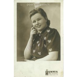   1960s - Hunnia photo studio work. Young lady in bow blouse. Original paper image. (2791901)