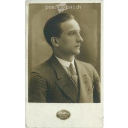   Elegant young man. Studio shot, photo sheet. Botfán Photography Studio, Budapest, 1940s. (2791905)
