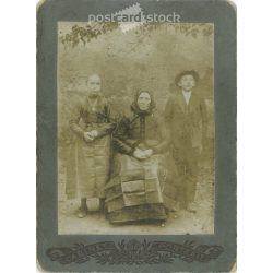   Grandmother and grandchildren, even before the war. Cabinet photo / hardback photo / business card. (2791916)