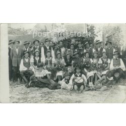   1948 - Photograph of Mihály Spielmann’s studio, group portrait of a young company. Original paper image. Postcard, photo sheet. (2791926)