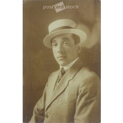   1921 - Photograph of a half-length young man in Géza Ryba’s photo studio, in an elegant hat and suit. Budapest. Original paper image. Postcard, photo sheet. (2791932)