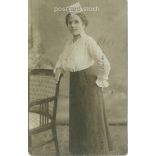 1917 - Photograph of an elegant lady. In fashionable, upscale attire. Original paper image. Postcard, photo sheet. (2791934)