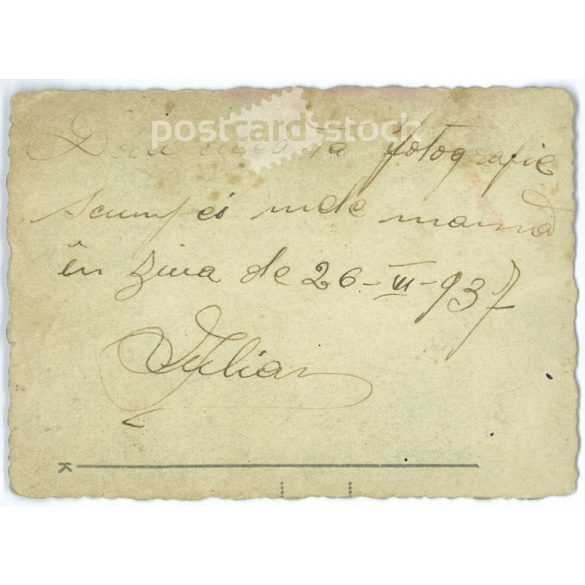 1937 - Portrait photograph of a young flight officer. Original paper image. (2791944)