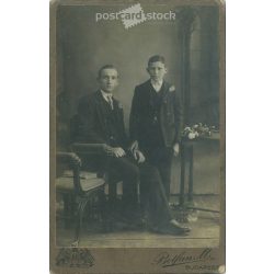   A full-length photo of young brothers in an elegant suit taken in M. Botfan’s photo studio. Budapest. Original paper image. Cabinet photo / hardback photo. (2791932)