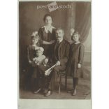 Family photo, original paper photo, studio shot of the turn of the century. (2791948)