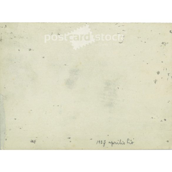 1927 - School class picture, full of small personalities. Original paper image. (2791951)