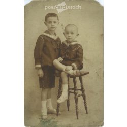   “Mona Lisa,” shot by an artistic photography company. Budapest. Studio shot of brothers. Original paper image. Postcard, photo sheet (2791977)