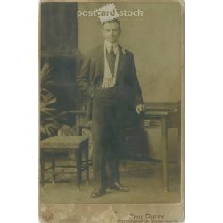   1915 - Cabinet photo taken by Emil Dietz in his photography studio. Pilsen. Full-length photo of István Uhrin.  Cabinet card / CDV photo / hardback photo. (2791985)