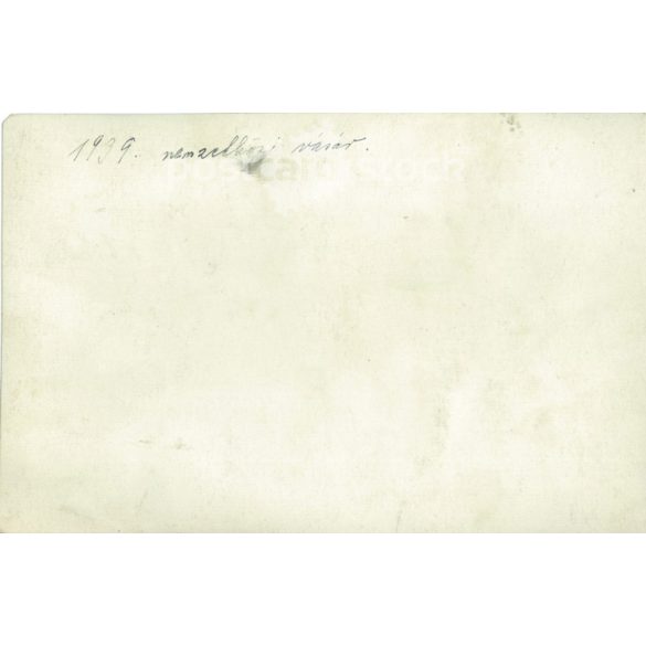 1939 - Casual group photo, Budapest, International Fair. Original paper image. (2792003)