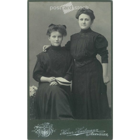Heinr Hartmann Photography Studio, Germany, Ahrweiler. Full length photo of sisters. Cabinet photo / hardback photo / business card, CDV photo. (2792036)