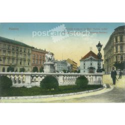  1915 - Bratislava. Coronation Hill Square. Statue of Maria Theresa. Colored photo sheet, postcard. (2792054)