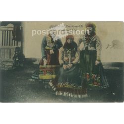  1908 - Greetings from Mezőkövesd. Mezőkövesdi Matyó folk costume. Colored photo sheet, postcard. (2792087)