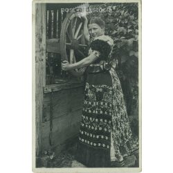   1931 - Mezőkövesdi folk costume. Black and white photo sheet, postcard. (2792097)